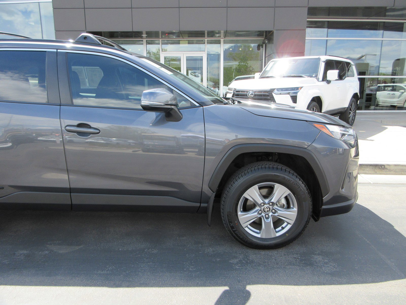 Used 2024 Toyota RAV4 XLE AWD/4WD image 13