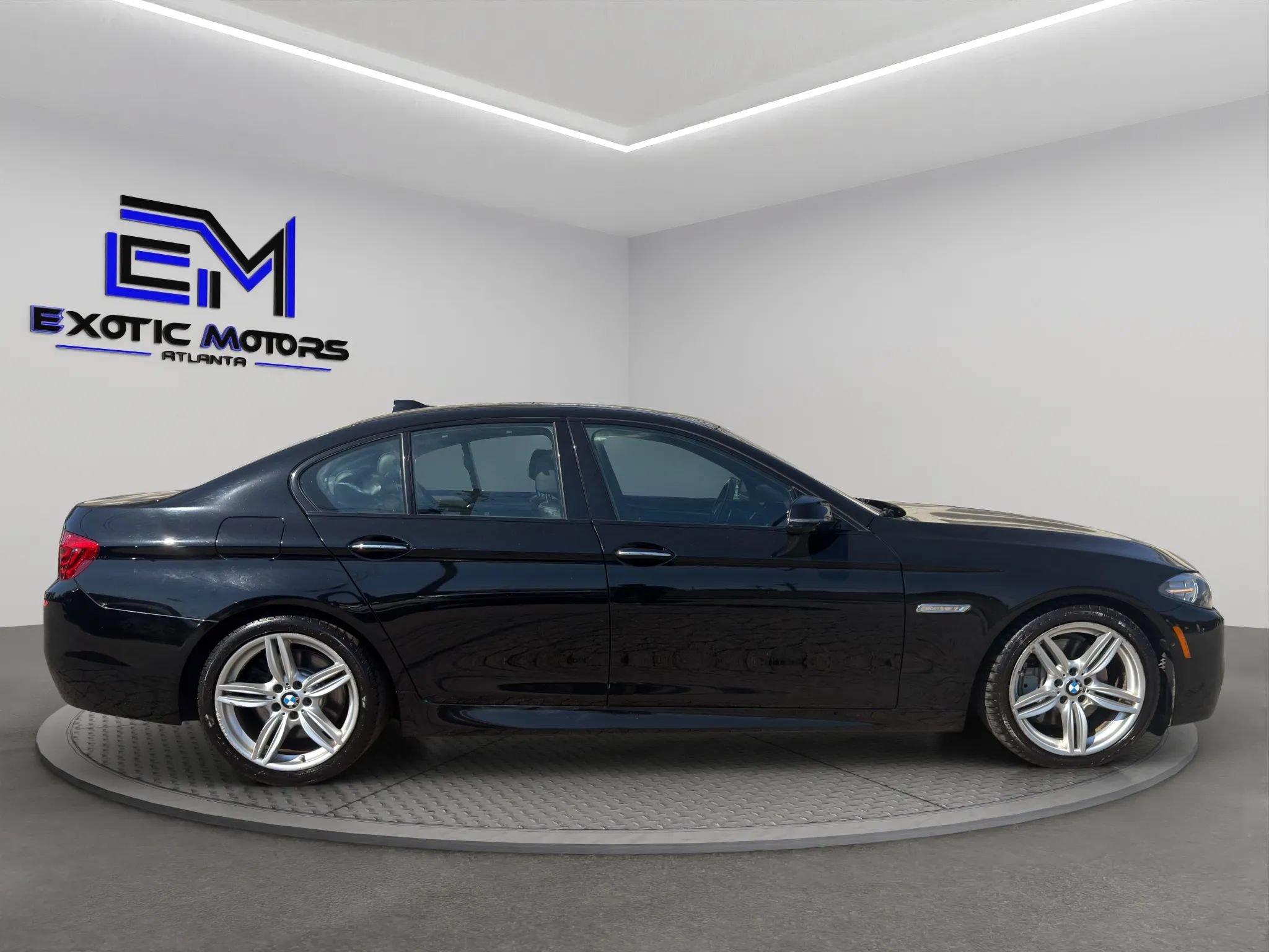 Used 2016 BMW 550i Sedan RWD image 6
