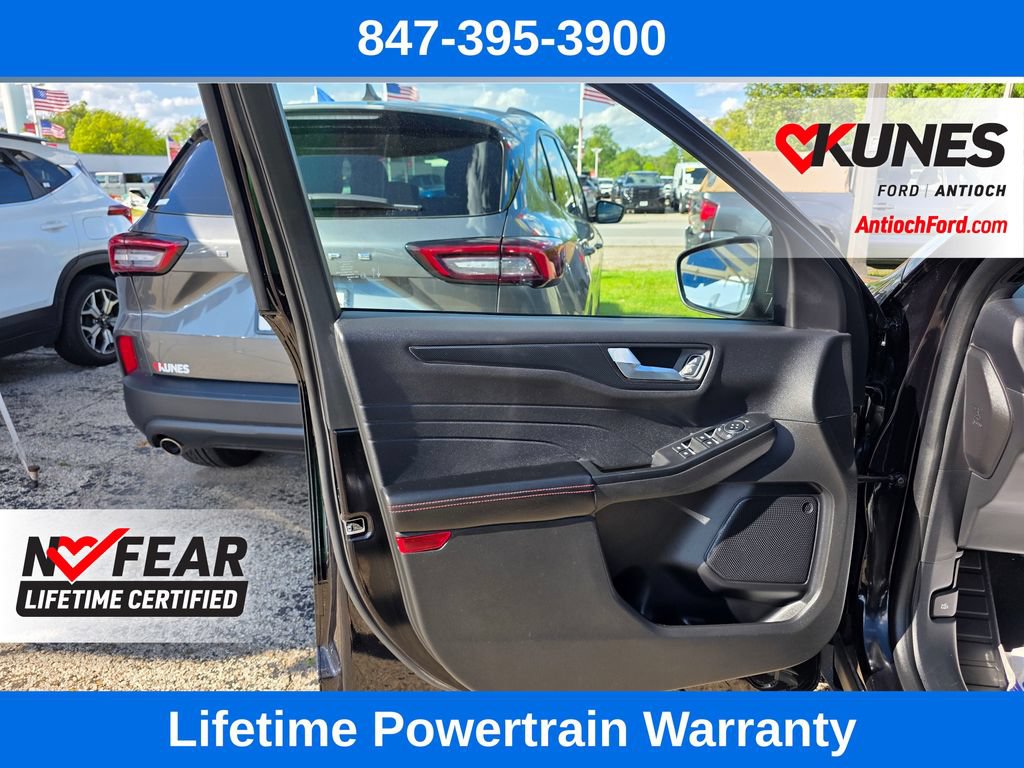 Certified 2025 Ford Escape ST-Line AWD/4WD image 18