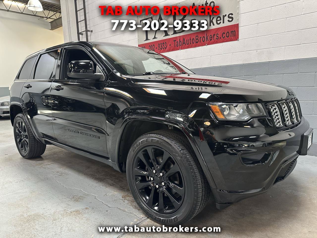 Used 2019 Jeep Grand Cherokee Altitude AWD/4WD image 1