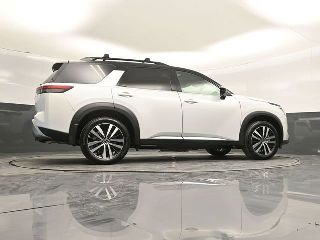 Used 2025 Nissan Pathfinder Platinum image 45