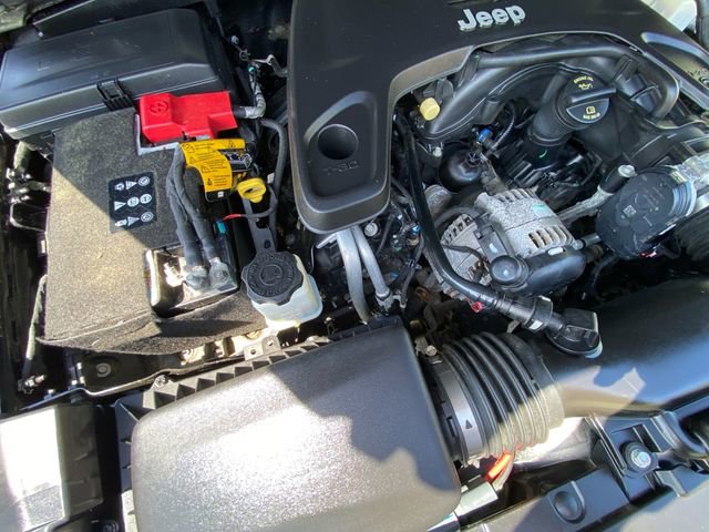 Used 2021 Jeep Gladiator Sport image 27