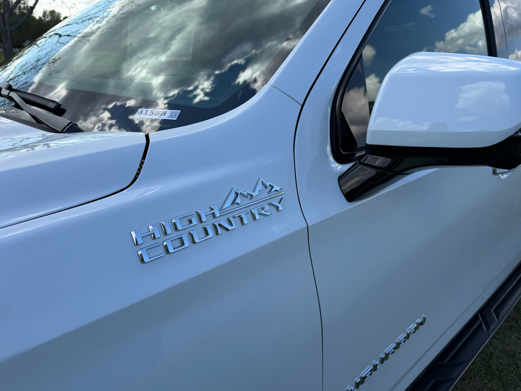 New 2026 Chevrolet Suburban High Country image 27