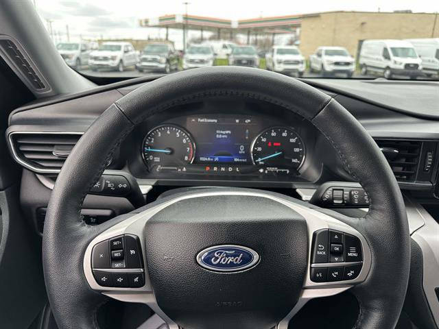 Used 2024 Ford Explorer XLT w/ Equipment Group 202A AWD/4WD image 17