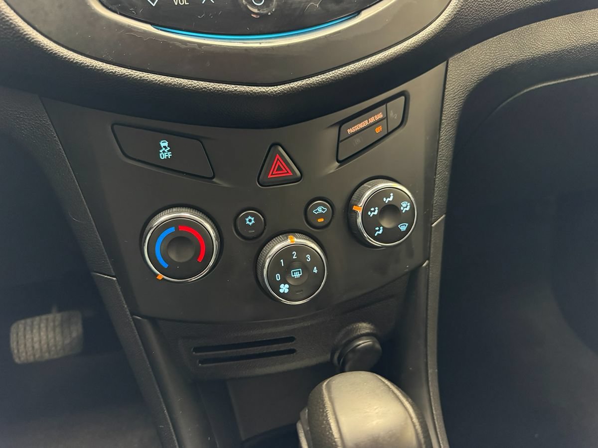 Used 2015 Chevrolet Trax LS FWD image 28