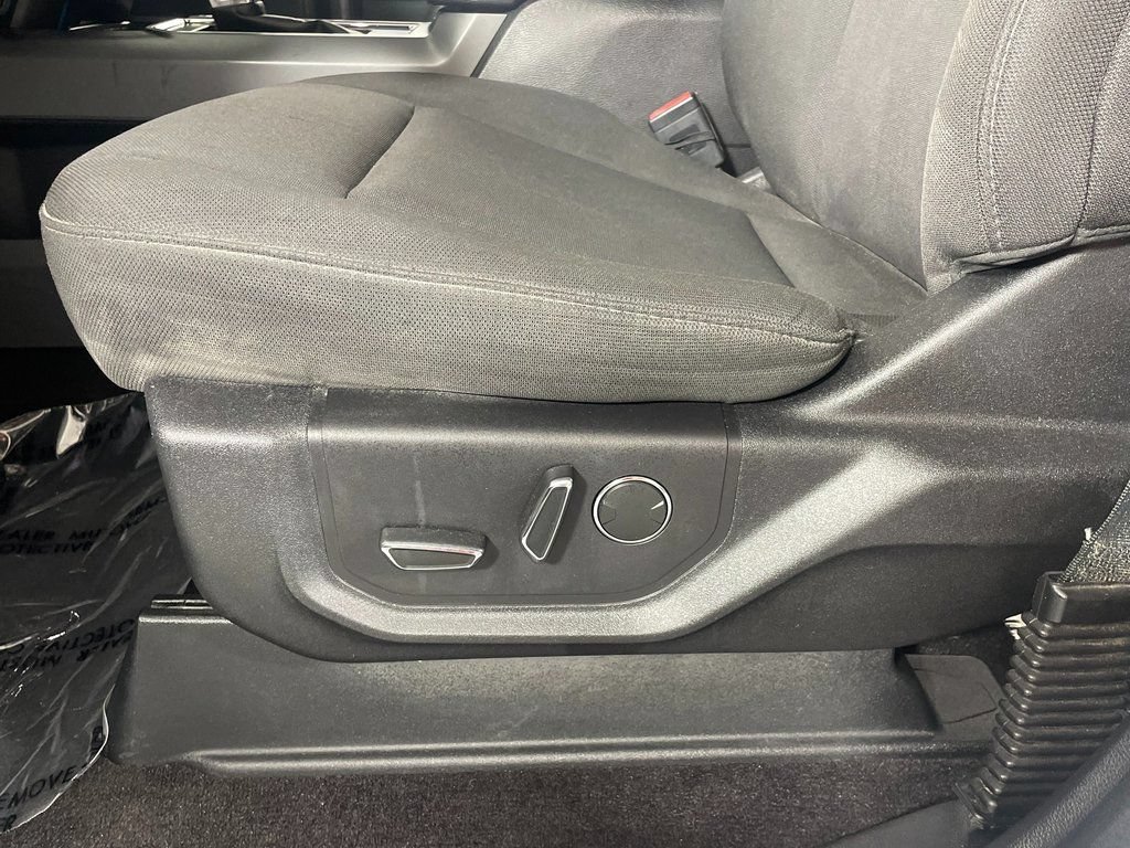 Used 2018 Ford F150 XLT w/ Equipment Group 302A Luxury AWD/4WD image 25