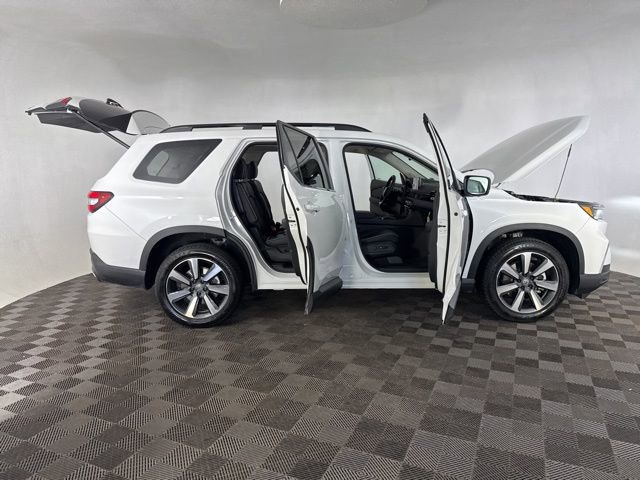 Certified 2025 Honda Pilot Elite image 17