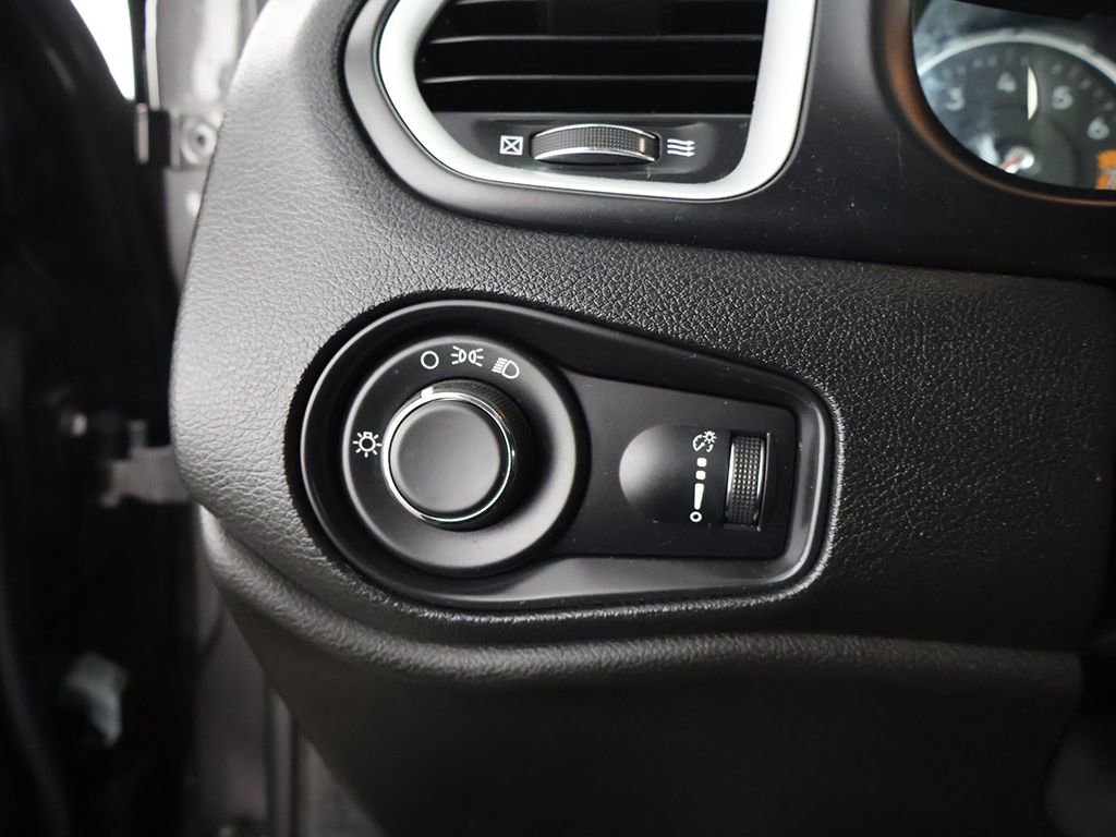 Used 2020 Jeep Renegade Sport w/ Sport Appearance Group AWD/4WD image 33