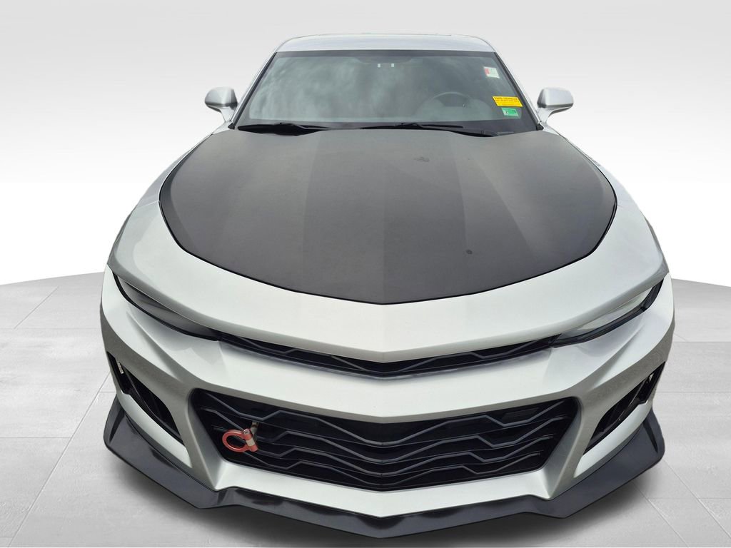 Used 2018 Chevrolet Camaro LT w/ RS Package RWD image 8