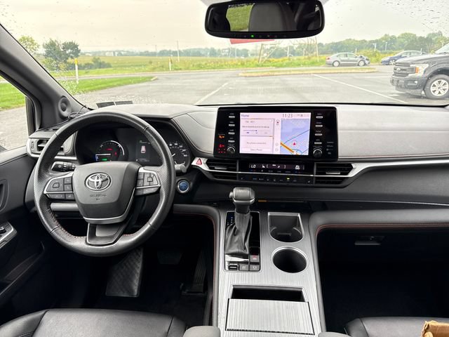 Used 2024 Toyota Sienna XSE w/ XSE Plus Package FWD image 17