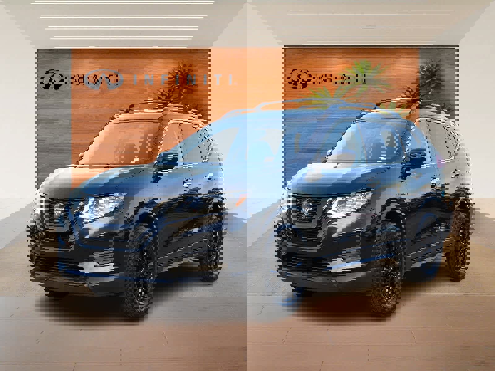 Used 2018 Nissan Rogue SV image 1