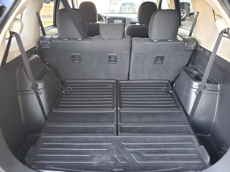 Used 2016 Mitsubishi Outlander SE AWD/4WD image 16
