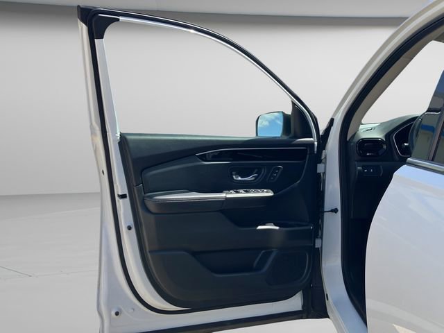 Used 2023 Honda Pilot Touring image 29