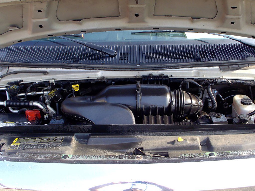 Used 2013 Ford E-150 and Econoline 150 Wagon RWD image 13