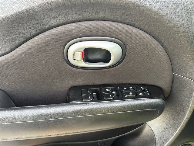 Used 2016 Kia Soul image 8