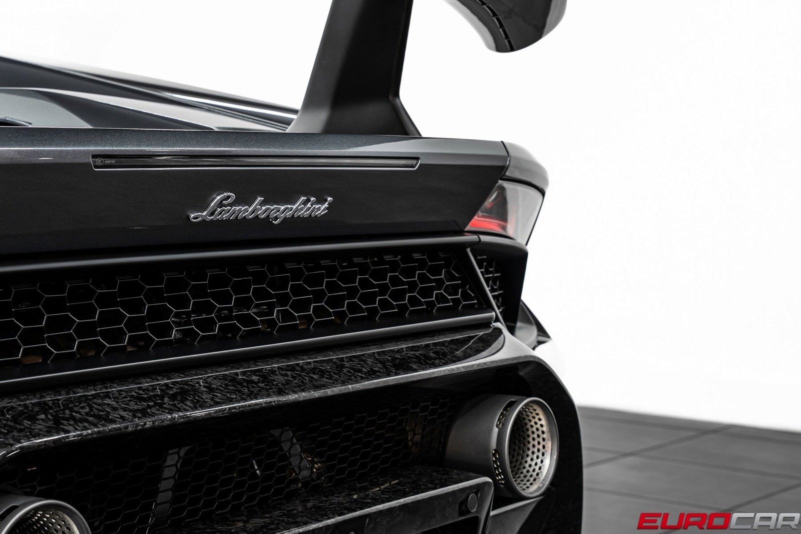 Used 2018 Lamborghini Huracan Performante image 22