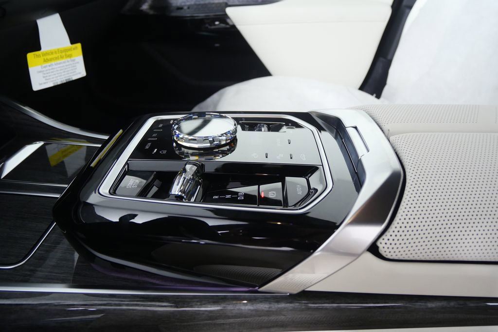 Used 2026 BMW i7 eDrive50 w/ Executive Package image 19