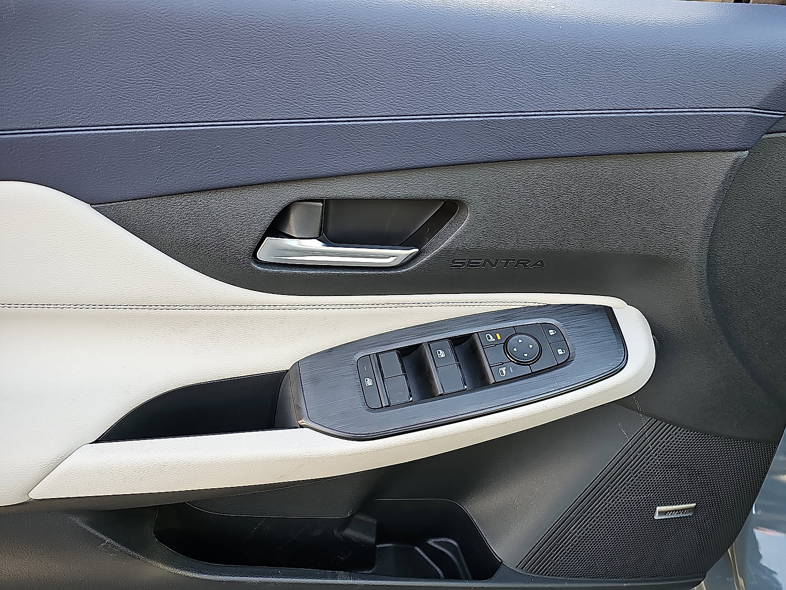 New 2026 Nissan Sentra SL w/ Floor Mat Package image 8