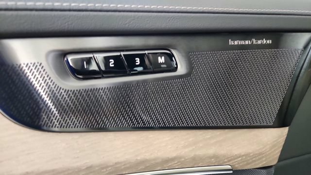 New 2026 Volvo XC90 B6 Plus w/ Protection Package AWD/4WD image 11