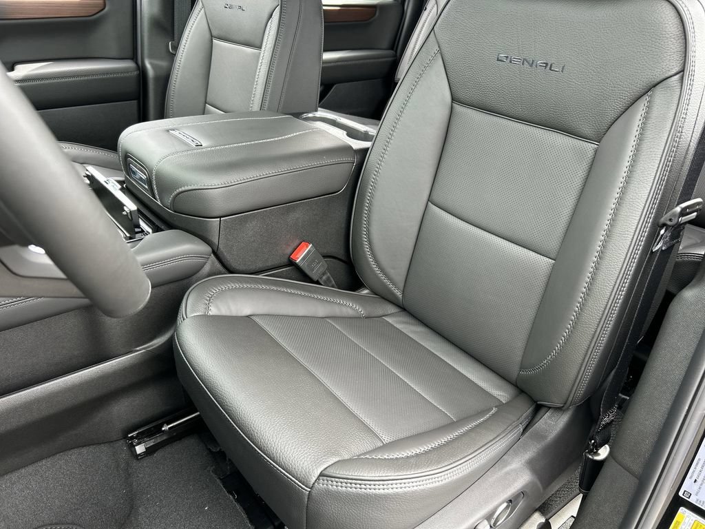 New 2026 GMC Yukon XL Denali AWD/4WD image 19