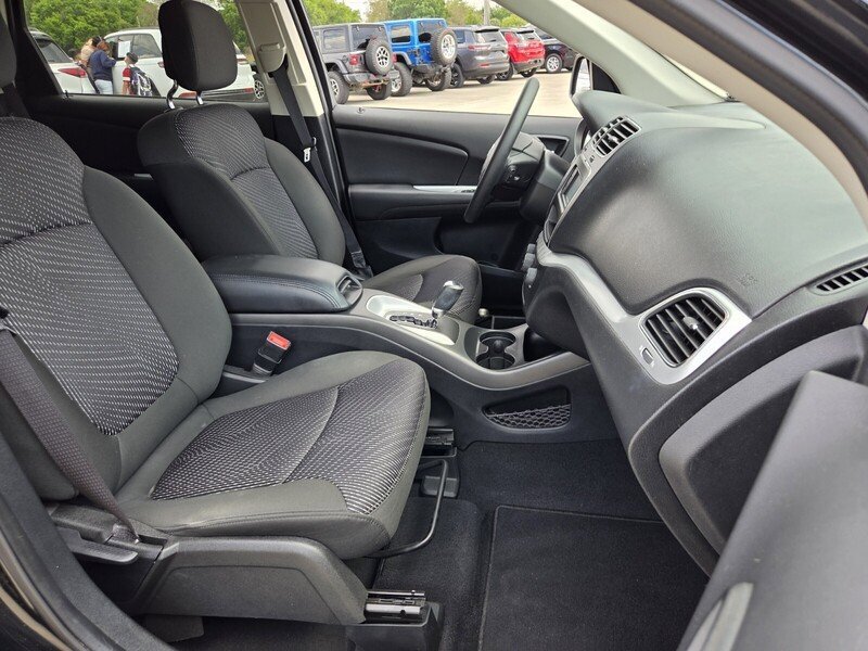 Used 2020 Dodge Journey SE image 16