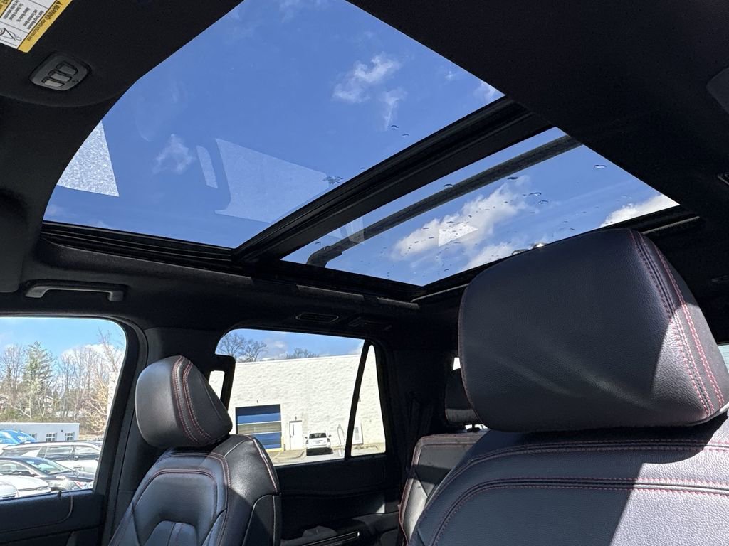 Used 2023 Ford Expedition Limited image 22