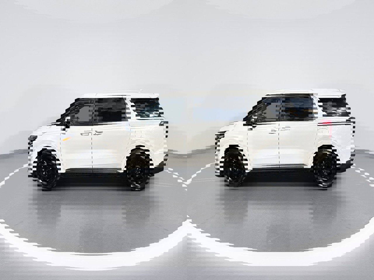 Used 2025 Kia Carnival image 5