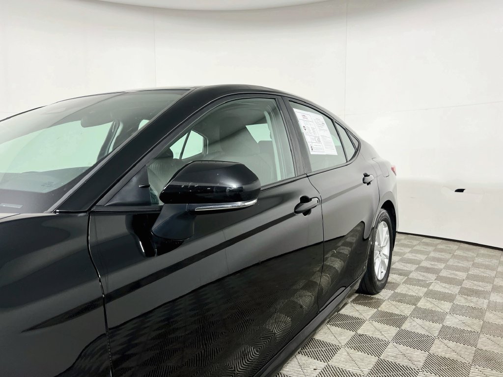 Used 2025 Toyota Camry LE FWD image 9
