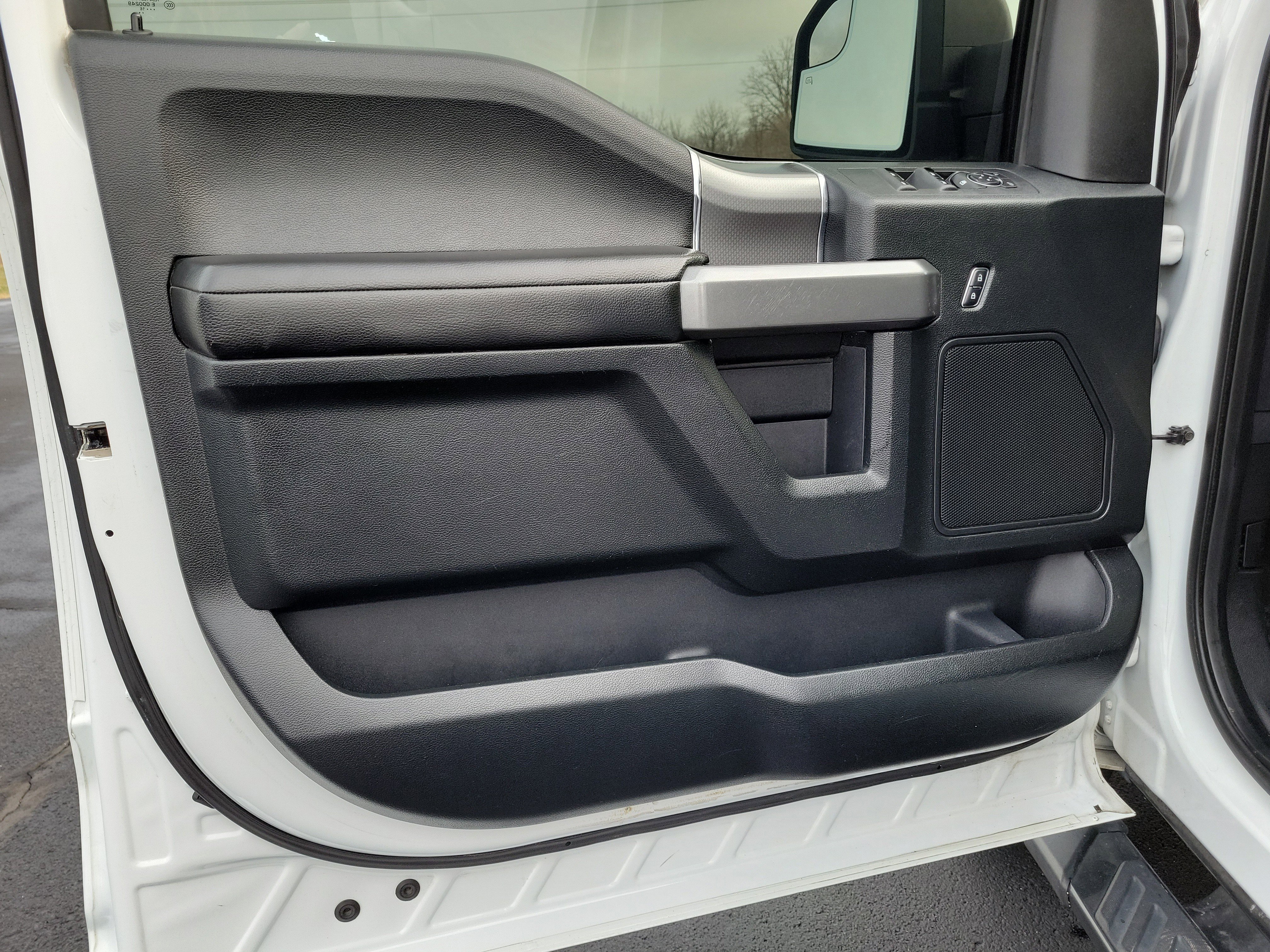 Used 2016 Ford F150 XLT w/ Equipment Group 302A Luxury image 15