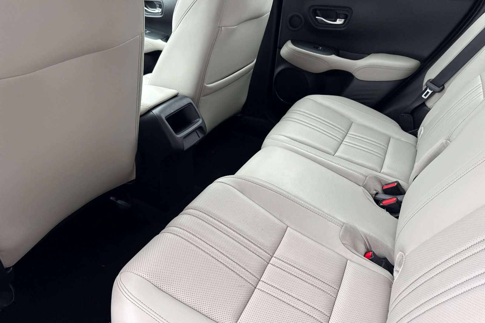 Used 2024 Honda HR-V EX-L image 9