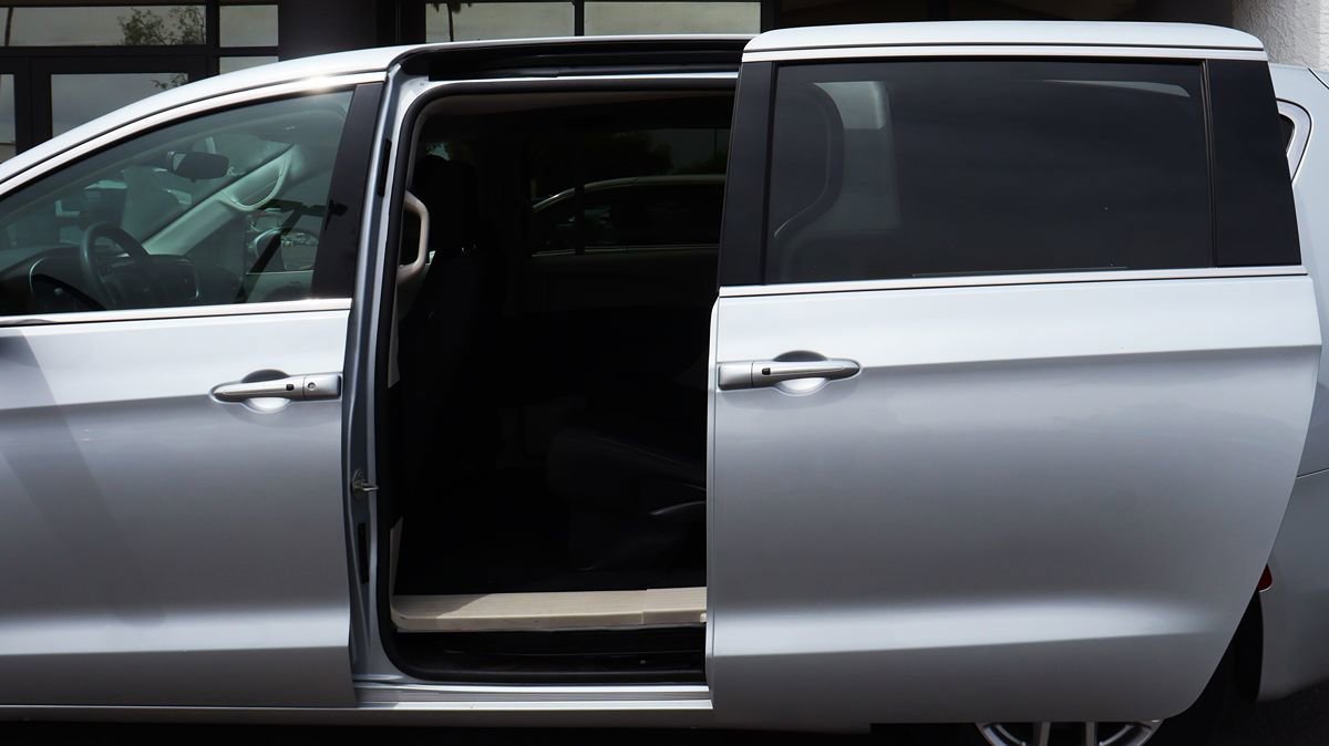 Used 2023 Chrysler Voyager LX FWD image 36