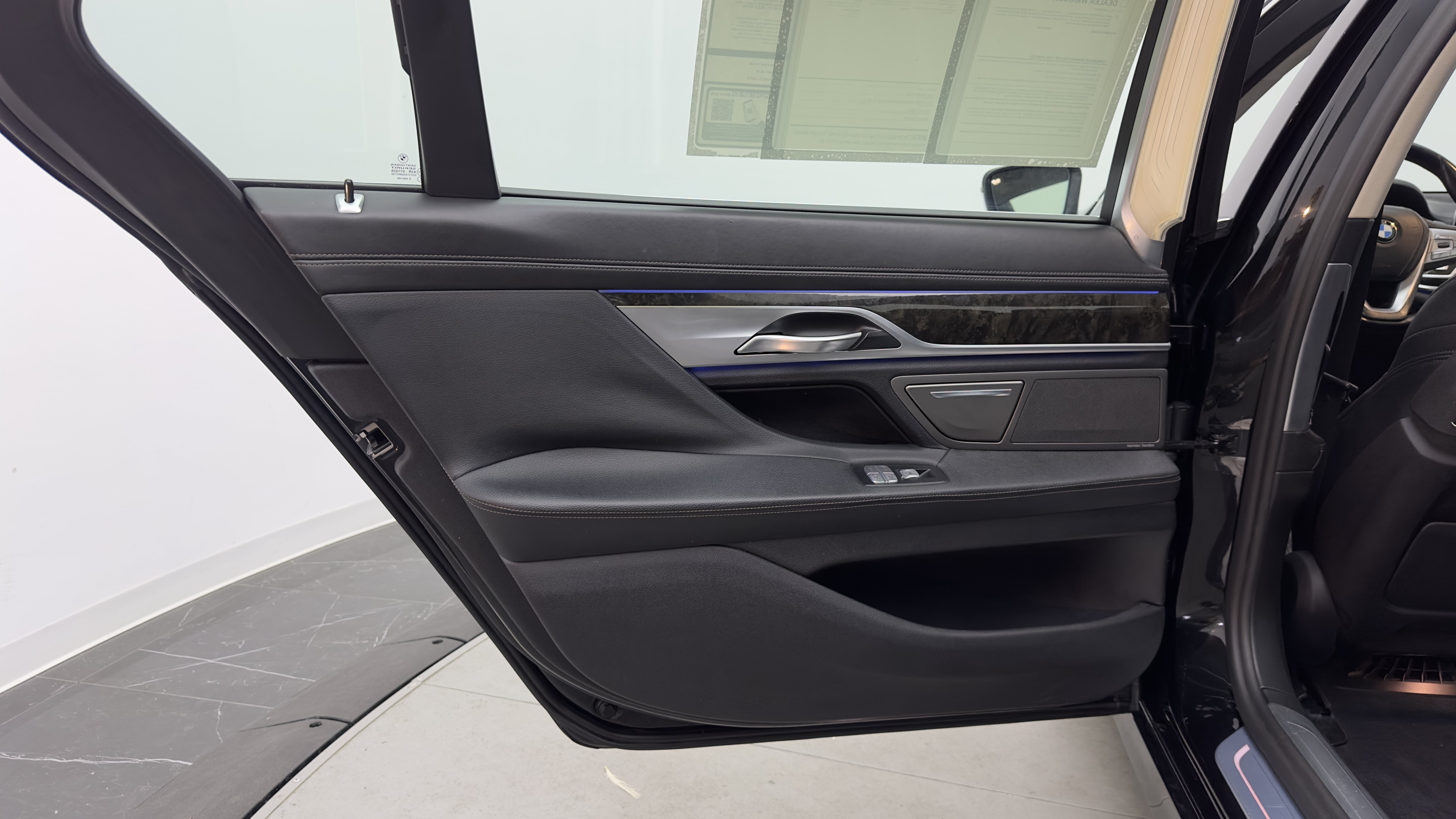 Used 2018 BMW 740i RWD image 32