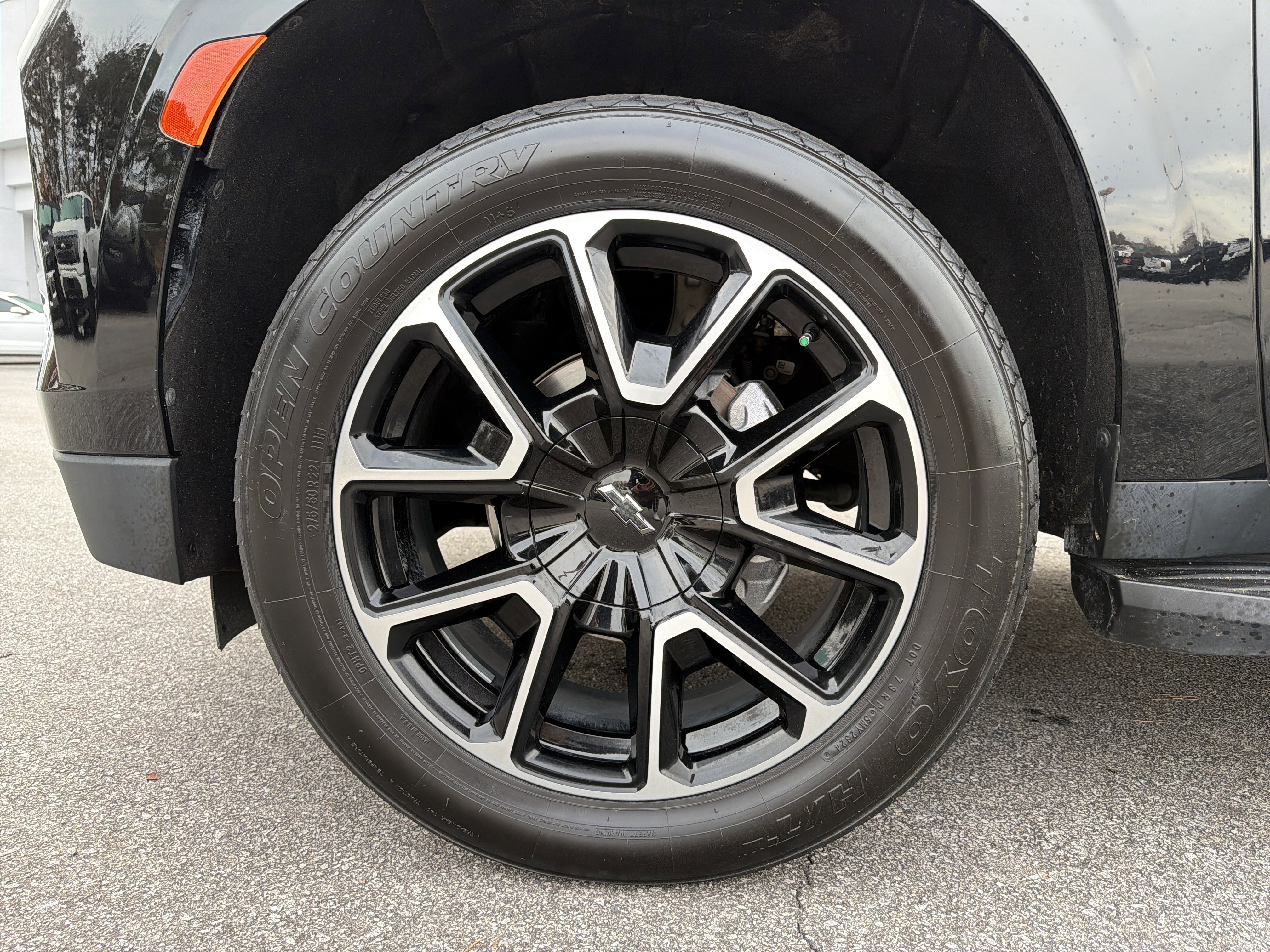 Used 2021 Chevrolet Tahoe RST w/ Luxury Package image 12