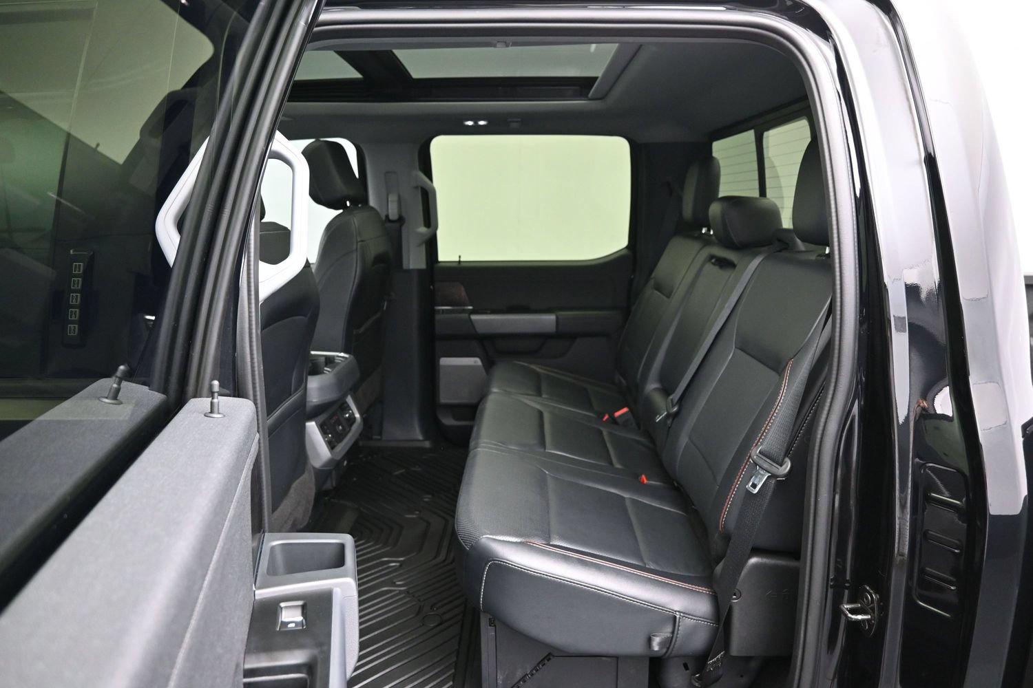 Used 2023 Ford F250 Lariat w/ Lariat Ultimate Package AWD/4WD image 11