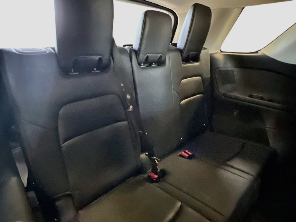 Used 2024 Nissan Pathfinder SL w/ SL Premium Package FWD image 26
