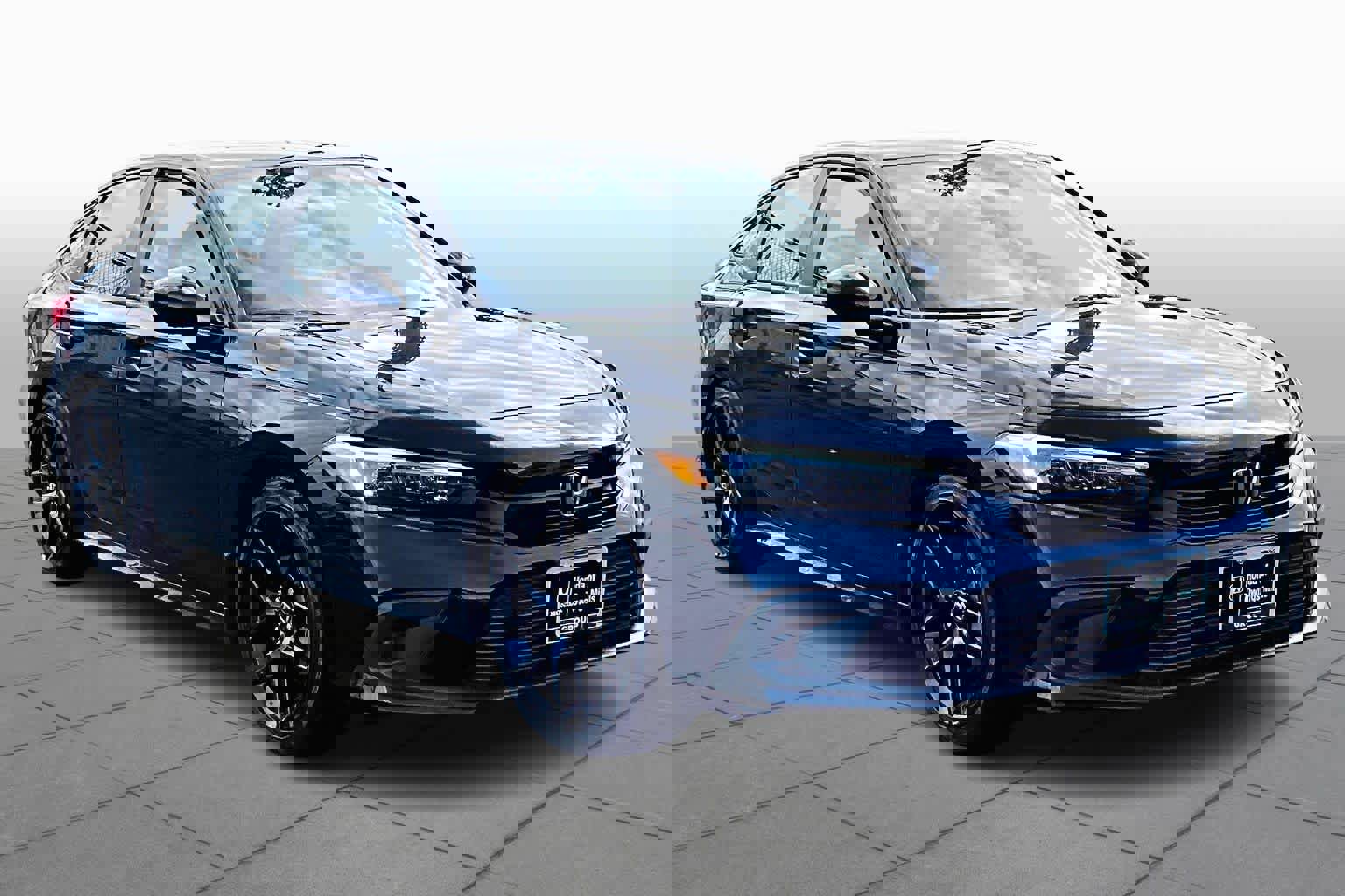 Used 2023 Honda Civic Sport image 2