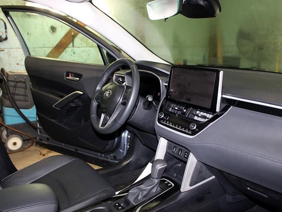 Used 2025 Toyota Corolla Cross XLE image 27