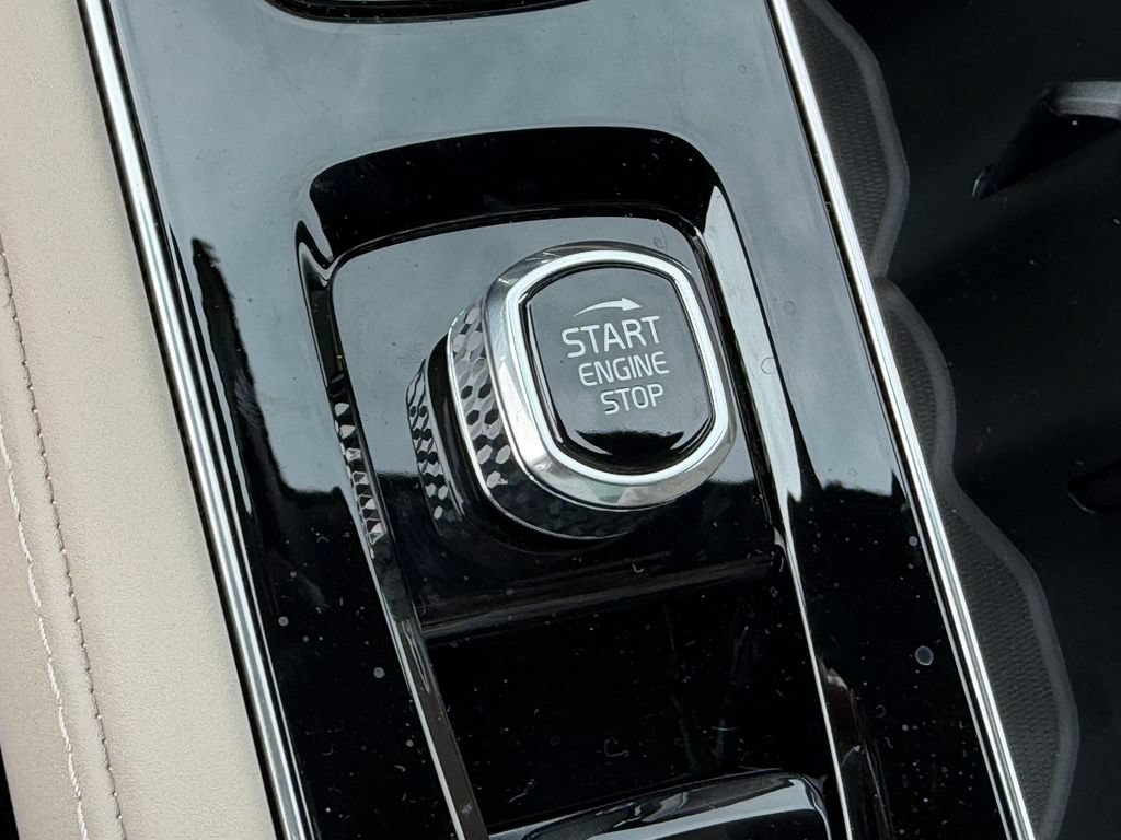 New 2026 Volvo XC90 B6 Plus AWD/4WD image 28