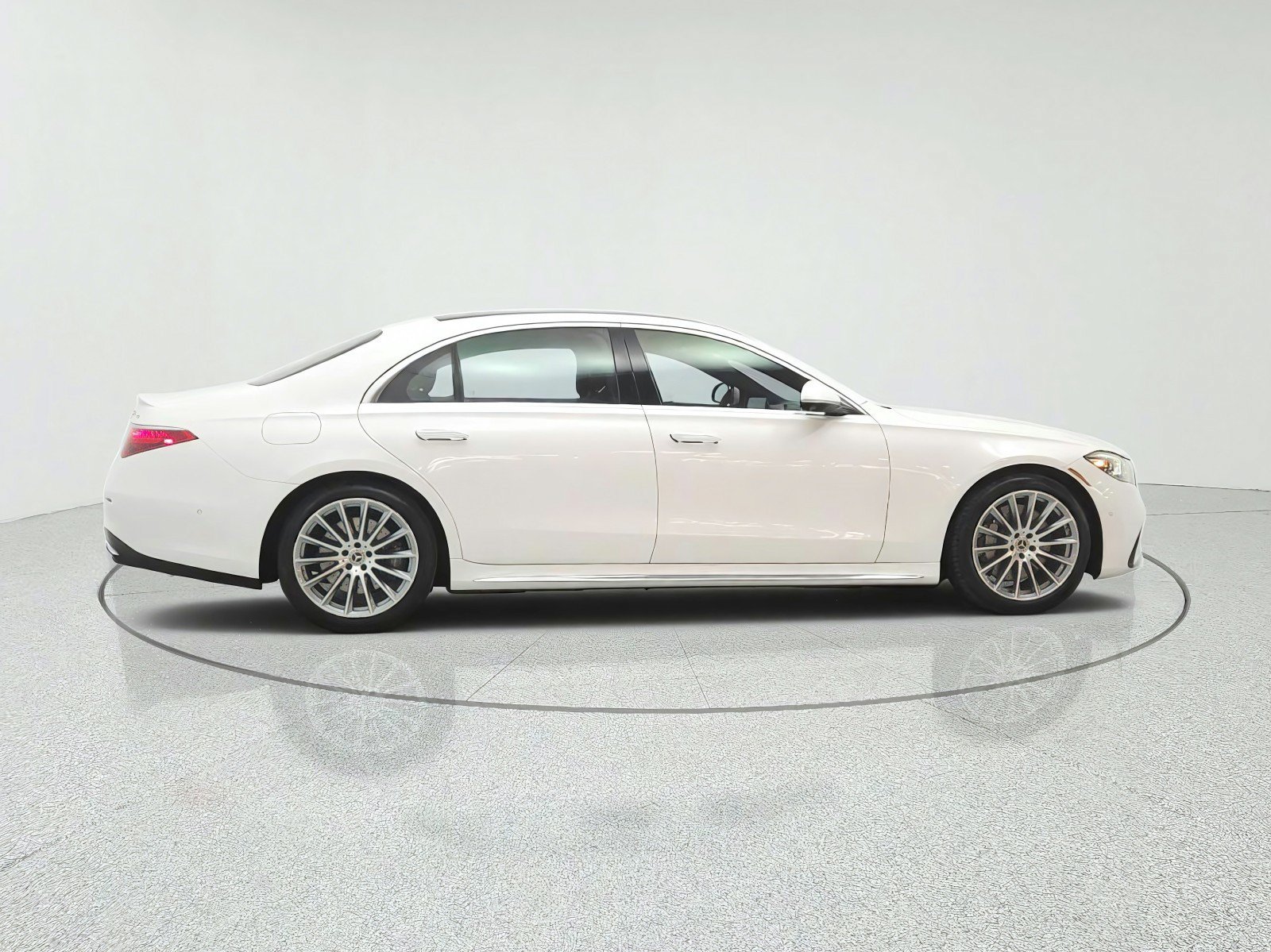 Used 2023 Mercedes-Benz S 580 4MATIC Sedan image 4