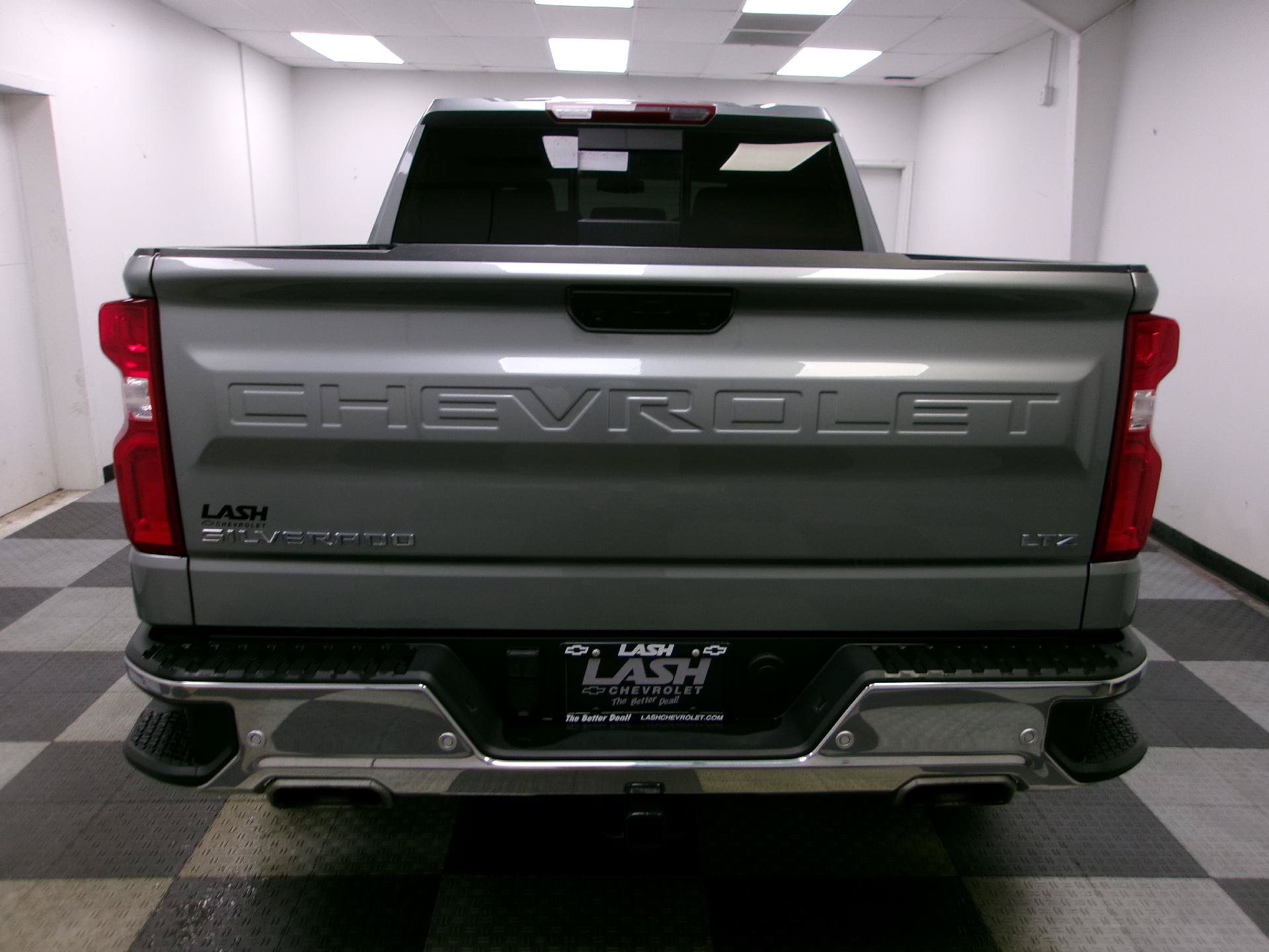 Used 2024 Chevrolet Silverado 1500 LTZ AWD/4WD image 12