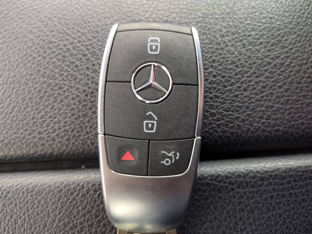 Used 2024 Mercedes-Benz GLE 350 4MATIC w/ 3rd Row Seat Package image 38