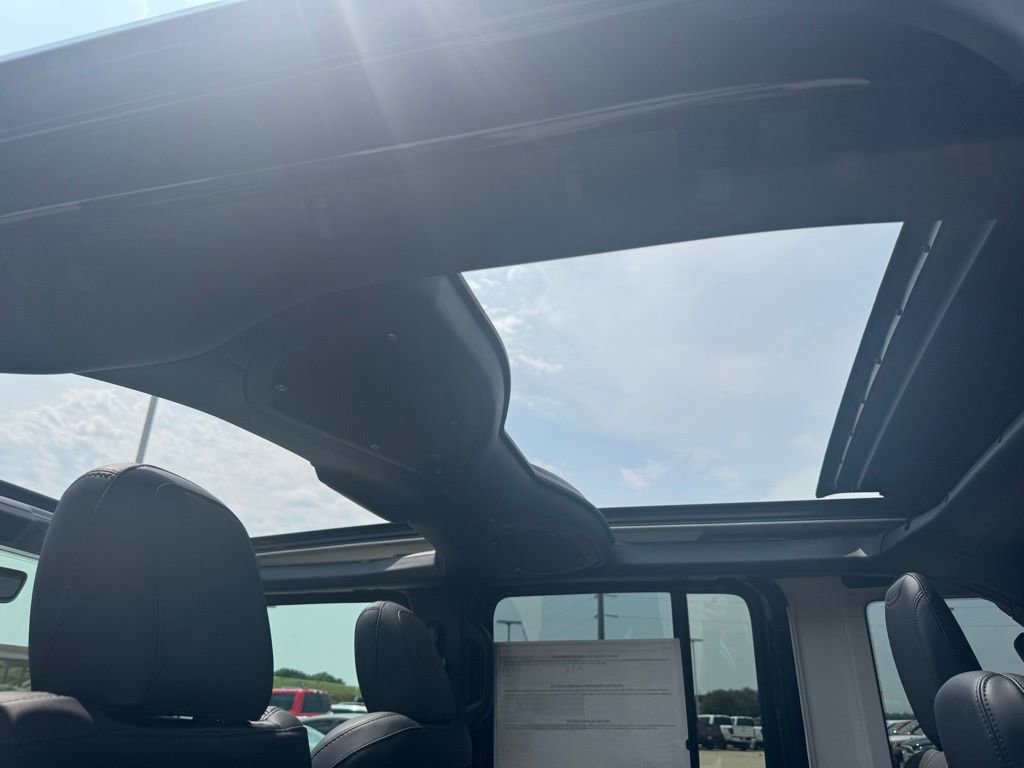 New 2025 Jeep Wrangler Unlimited Rubicon 392 image 24