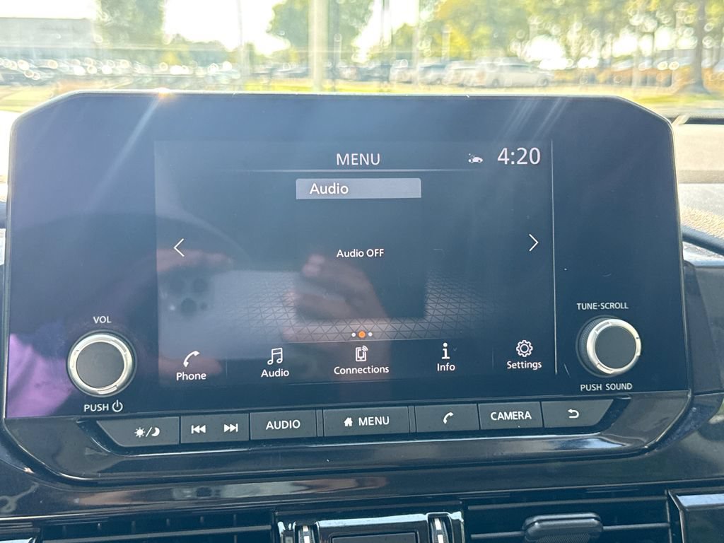 Used 2025 Nissan Pathfinder SV FWD image 26