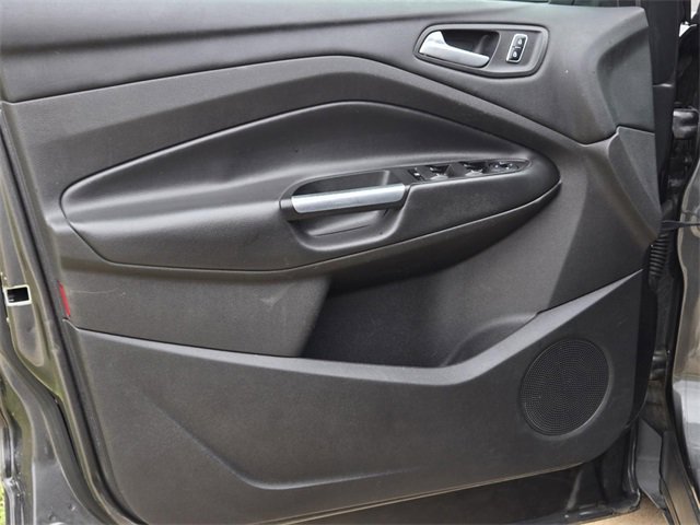 Used 2015 Ford Escape SE w/ SE Chrome Package image 9