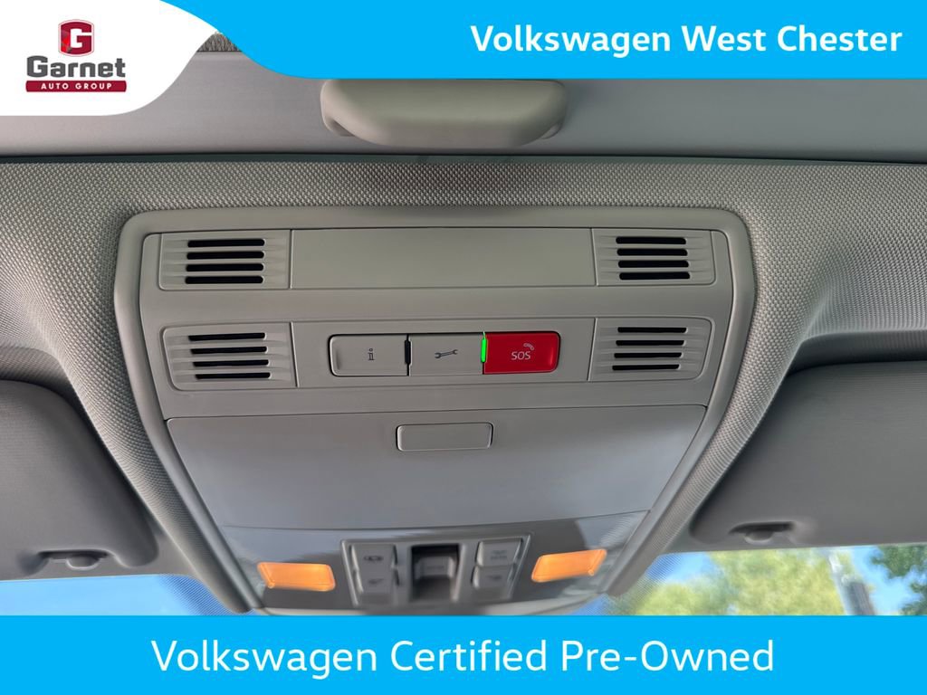 Used 2025 Volkswagen Jetta SEL FWD image 40