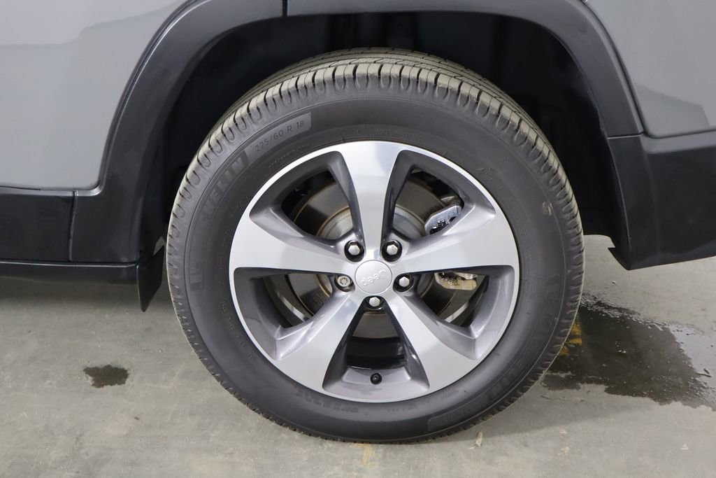 Used 2019 Jeep Cherokee Limited image 42