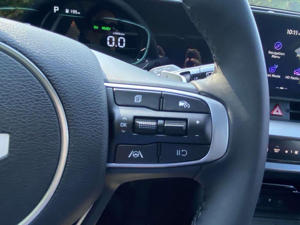 New 2025 Kia Sportage EX image 17