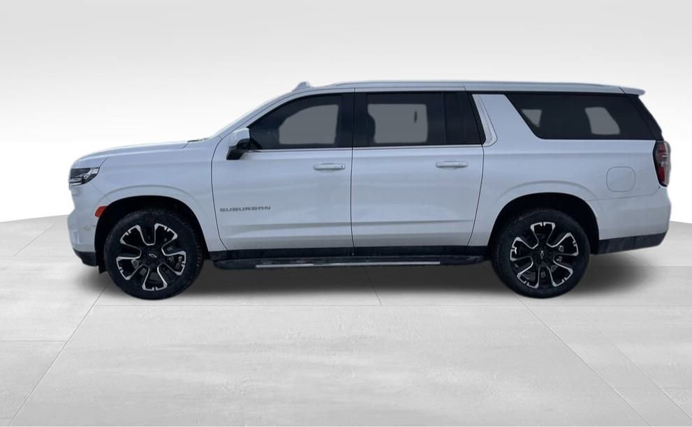 Used 2022 Chevrolet Suburban LT w/ LT Signature Plus Package image 5
