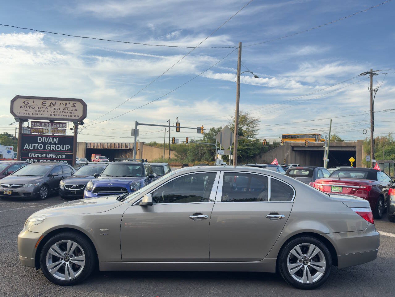 Used 2010 BMW 528i xDrive Sedan AWD/4WD image 3