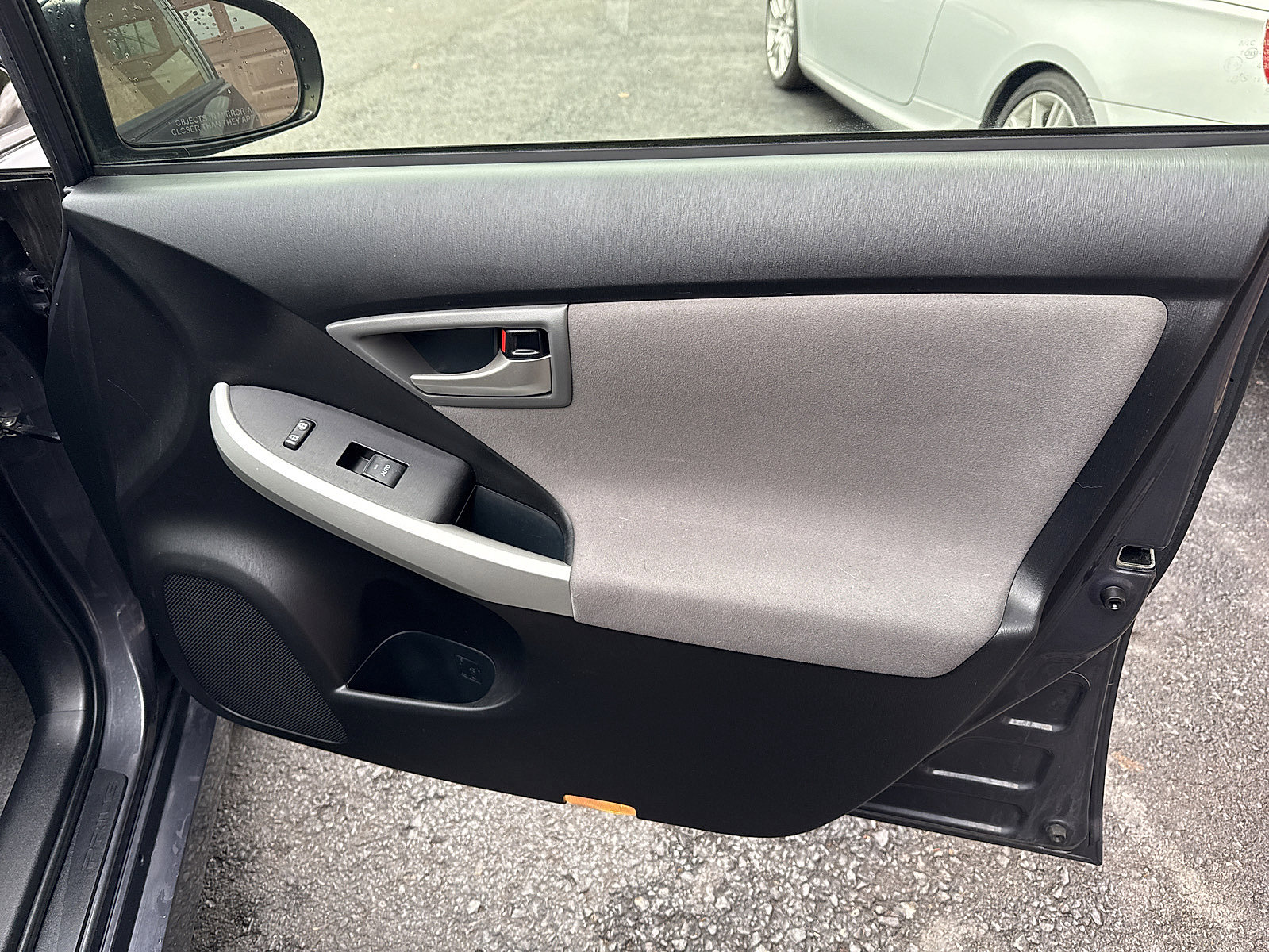 Used 2012 Toyota Prius Two image 28